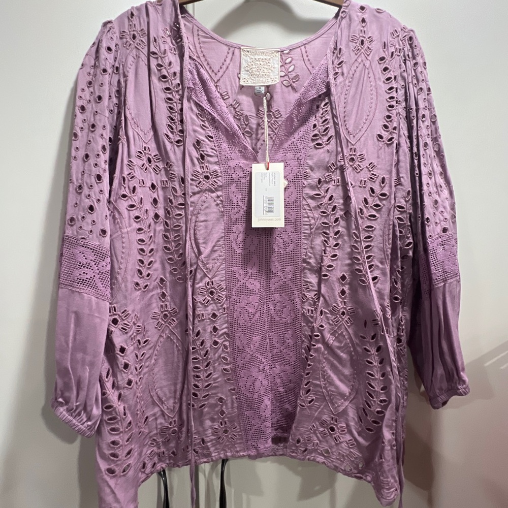 Johnny Was NWT
JANINE PEASANT TOP w/ Cami
Sz M
Length 25”
P2P 20” - Picture 3 of 6